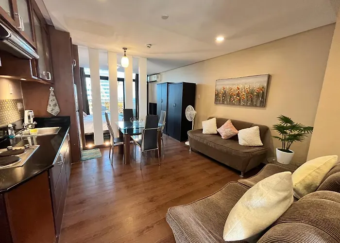 Appleone Ayala With Balcony