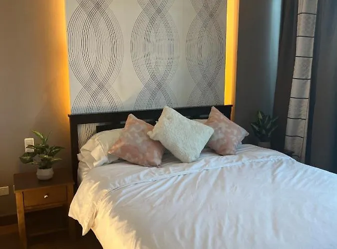 Appleone Ayala With Balcony Hotel