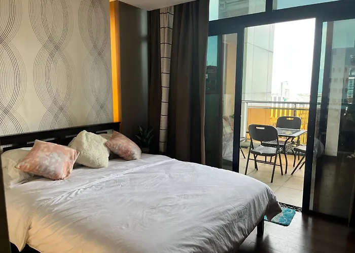 Appleone Ayala With Balcony Hotel *