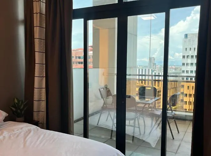 Appleone Ayala With Balcony Cebu